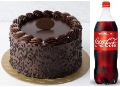 Enfes Çikolatalı Yaş Pasta ve 1 Lt Coca Cola Ekonomik Paket